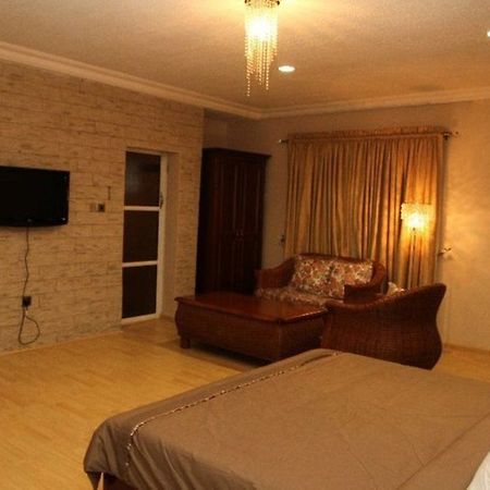 Fryburg Suites Aliayabiagba Dış mekan fotoğraf