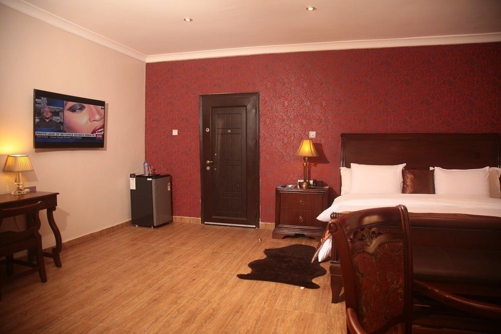 Fryburg Suites Aliayabiagba Dış mekan fotoğraf