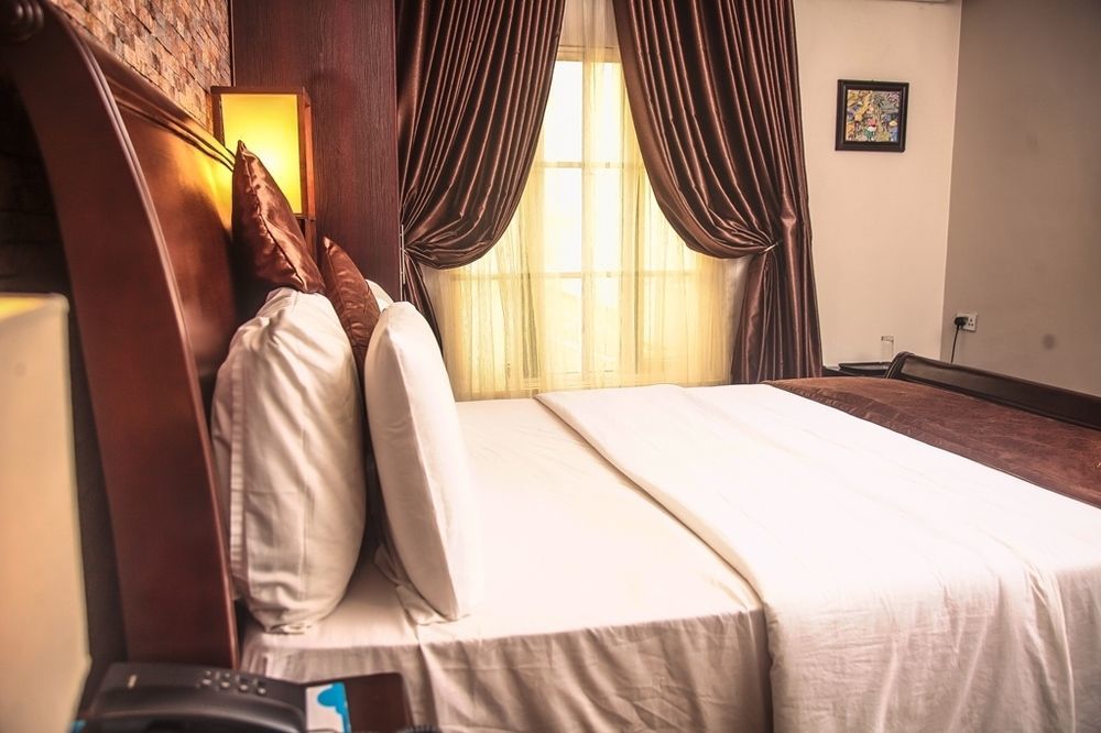 Fryburg Suites Aliayabiagba Dış mekan fotoğraf