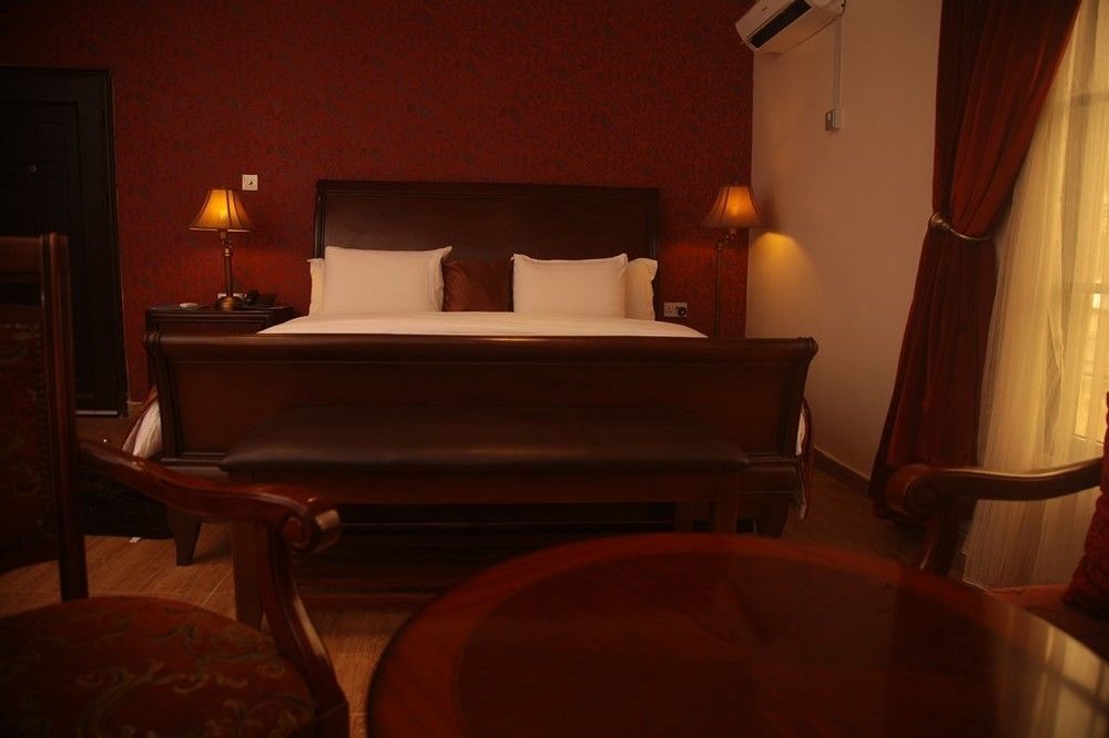 Fryburg Suites Aliayabiagba Dış mekan fotoğraf