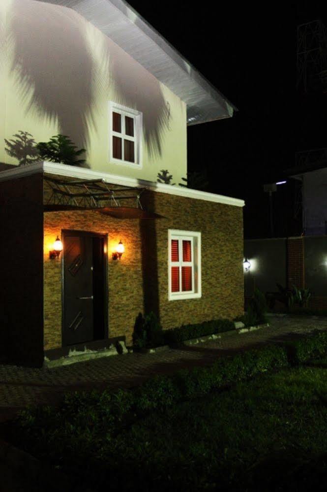 Fryburg Suites Aliayabiagba Dış mekan fotoğraf