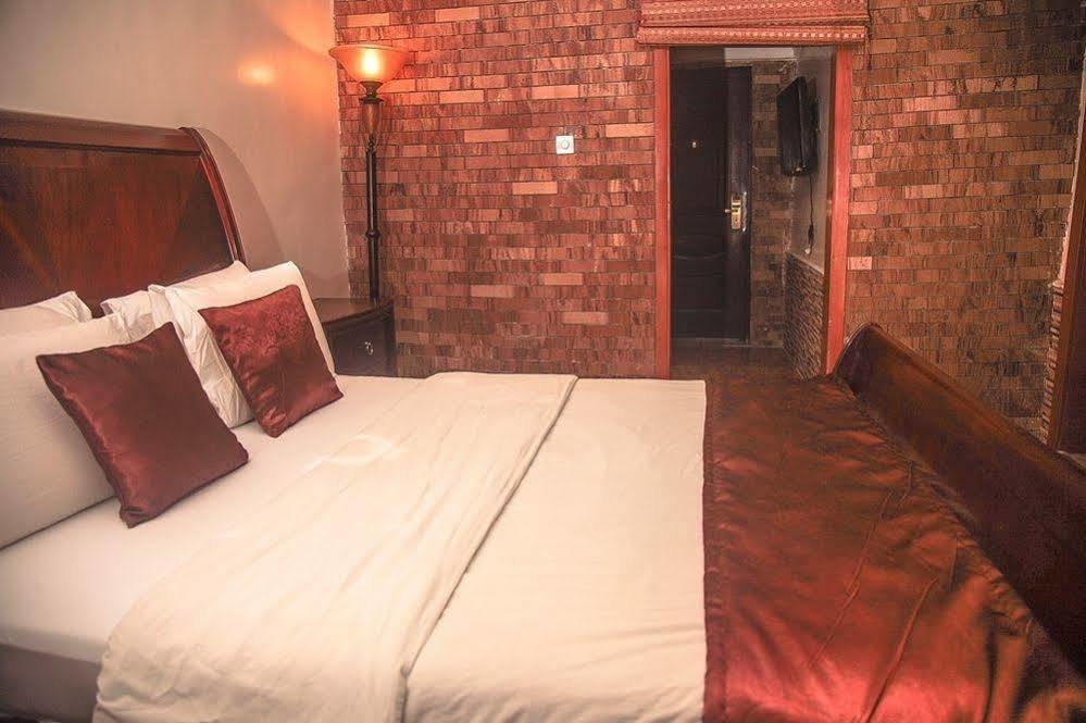 Fryburg Suites Aliayabiagba Dış mekan fotoğraf