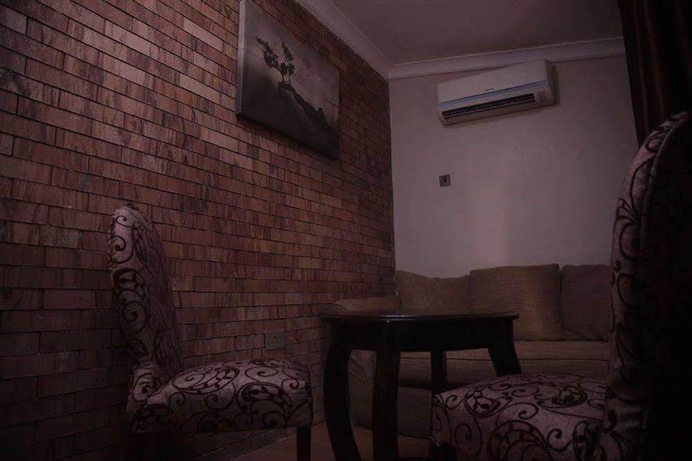 Fryburg Suites Aliayabiagba Dış mekan fotoğraf
