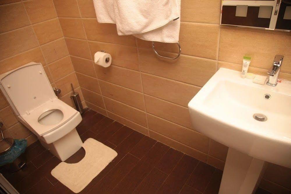 Fryburg Suites Aliayabiagba Dış mekan fotoğraf